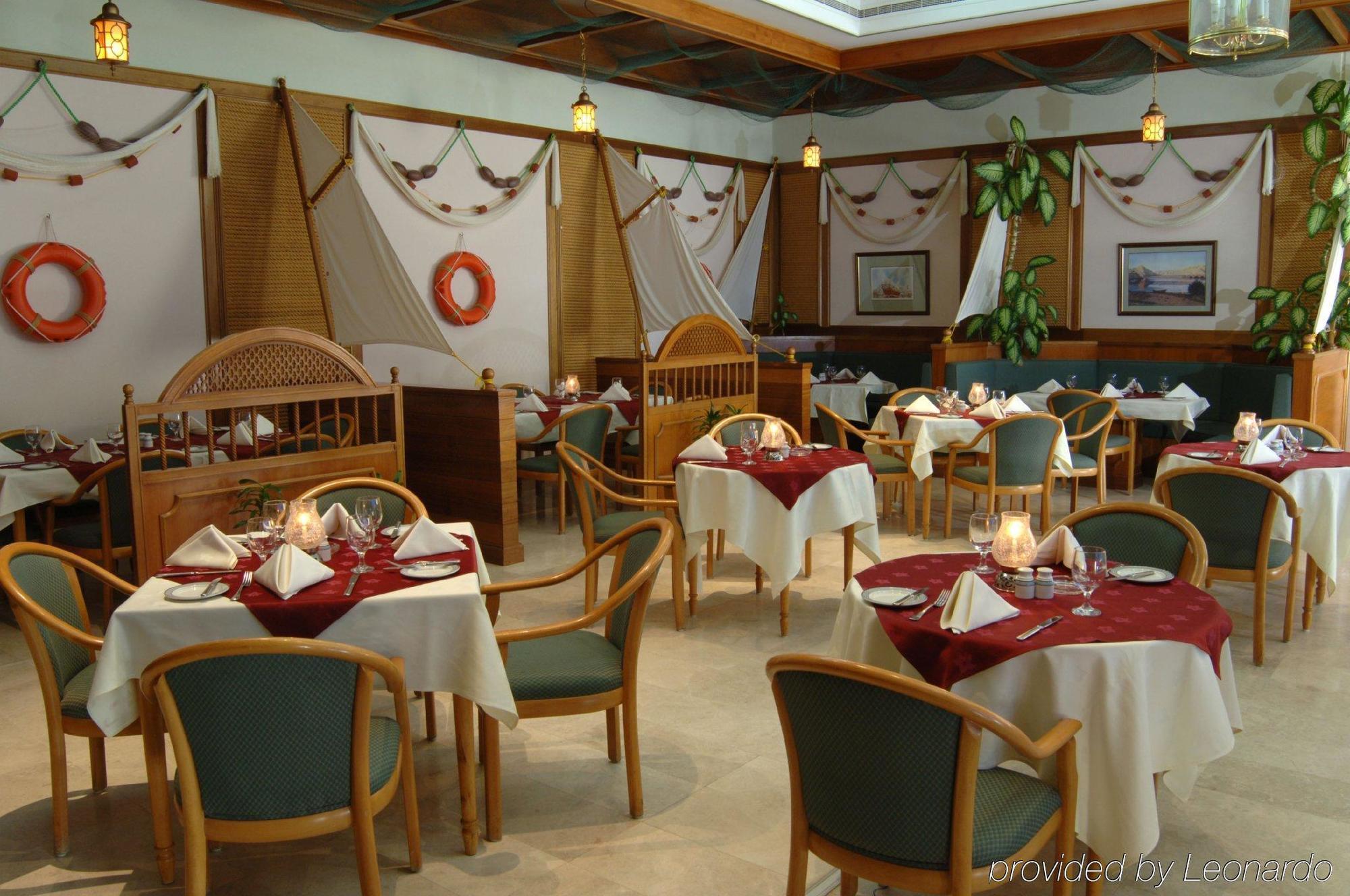 Sur Plaza Hotel Restaurant photo